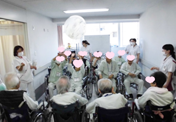 写真：「風船バレー」